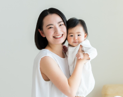 勉強している子どもの写真